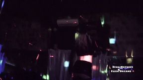 gang-bang dans un club echangiste avec 8 mecs. pour ce jour voici la ...