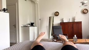milf forgot to put on panties in bed