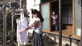 Son goes wild over MILF's sexy display