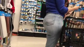 THICK MILF PAWG BBW IN JEANS CANDID