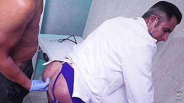 Pocket - Paciente Maloka Se Recusa a Fazer o Exame e Maceta o Médico Com Seu Pau Enorme -Consultório Profanus Episódio 7: Um Paciente Dominador MM07