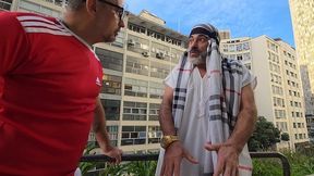 sheik arabe veio para o brasil em epoca de copa do mundo* ele e seu guia turistico levaram torcedoras brasileiras que estavam no hotel para o quarto e foderam ate o cuzinho das safadas