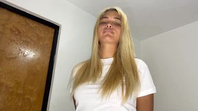 ayudando a la hijastra con la tarea de matematica a cambio tiene que hacer todo lo que le pida su padrastro pervertido