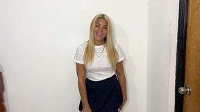 ayudando a la hijastra con la tarea de matematica a cambio tiene que hacer todo lo que le pida su padrastro pervertido