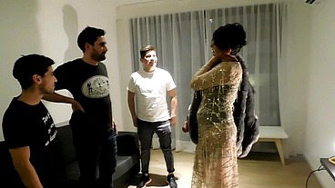 ESPOSA NINFOMANA ,cojiendome algunos vecinos , increible como me gusta cojerme desconocidos 1