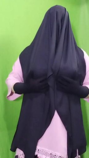 Unforgettable moment from &quot;Indian Beautiful Muslim Housewife&quot;