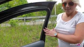 German Big tits MILF Hitchhiker give Blowjob by Drive in Car for Thanks