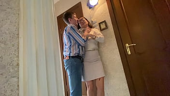 Alina Tumanova gives deepthroat blowjob in the toilet