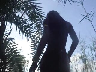 Sexy slim Africn villge hotty walking nude in her villaage probably looking for some weenie