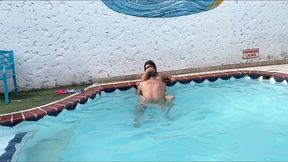 sexo al aire libre en la piscina con la caliente de mi cunada hasta el orgasmo