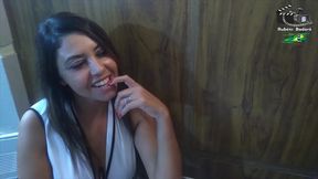 a experiente sara rosa convida funkeiro novinho para uma foda alucinante.