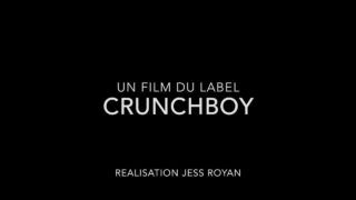 Domácí hardcore video francouzských amatérů Jess Royan a Lex Anders kouří penisy a šuká je bez sedla