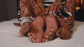 Goddess Za Tickles Nelly