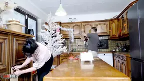 Merry Christmas: BBW's big tits bounce in kitchen fuck