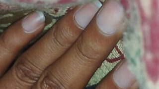 Gamla och unga amatör indiska tonåringar suger BBC i 69-årig action och blir sedan analt knullade med ansiktssprut