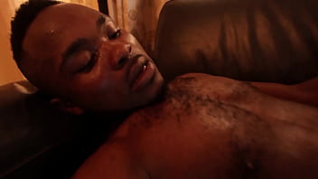 Mon voisin me p&eacute_n&egrave_tre la chatte tard dans la nuit quand tout le monde dors dans la nuit c'_est fou comme j'_aime bien cela