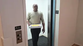 BBC Pizza Delivery for Hotwife