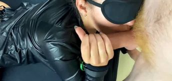 mature en combinaison latex