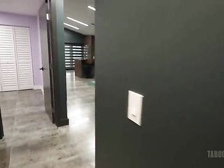 Hawt Realtor Lets Me Screw Her Just To Sell My House - Gia Vendetti - Taboo Heat - Luke Longly