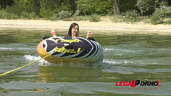 Slim stunner Lilu Moon can'_t get enough of muscle man'_s hard veiny cock GP494