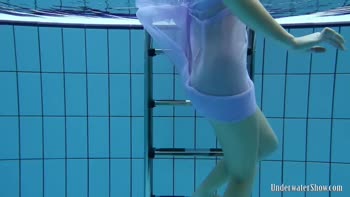 Aneta's Underwater Seduction in Purple Lingerie