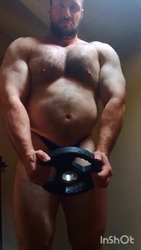 Shoulders Training and Posing