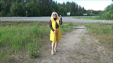 Lady in Yellow . Sunny summer mood