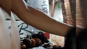 cojiendole la boca mientras fumo . (llego a chupar toda la noche)