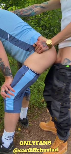Tradesman drinks DILFs Piss in public