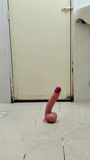 I'm Back with Huge Dildo. Anal sex for life.
