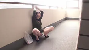 Hot married wife in danger: Twisted fucks while stuck in missionary with stranger