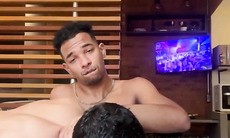 Branquelinho gosta de piru preto ent o fiz ele gemer go