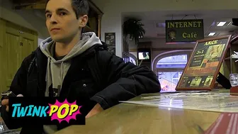 Twinks Bareback Ass Fuck at Tanning Place for Privacy