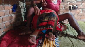 Bangali Makan Malkin ko kiraydar ne apne bedroom me chudai kiya.indian xxx xvideo xhmaster desi new porn videos.indian hindi viral sexy girl