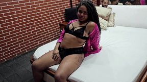 a novinha cavalona de 18 aninhos com dois machos no motel acabou com cu coberto de leite