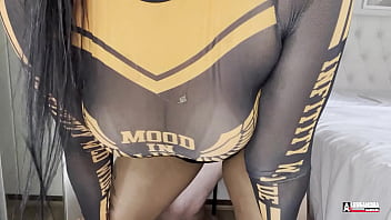 achou que ia me fuder gostoso , se fudeu fiz ele bater uma punheta , quem mandou n&atilde_o me obedecer ficou de castigo