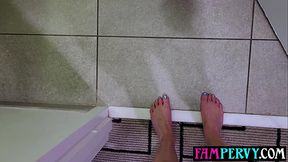 Petite teen with big ass seduces stepdad for hardcore sex tape