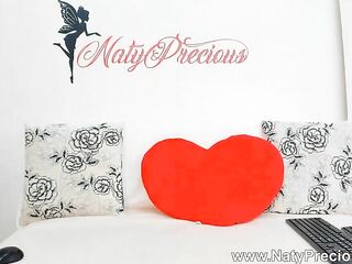Naty Worthwhile hot lips hawt kiss...