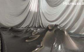Vacbed Seduction: Mistressae on Top