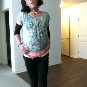 Cougar tranny strips her skinny jeans