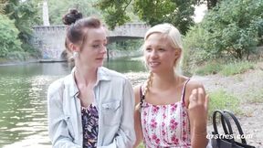 Deutsche Mädels vergnügen sich in der Umkleidekabine