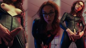 Be quiet and jerk off for me! Dominant german trans JOI