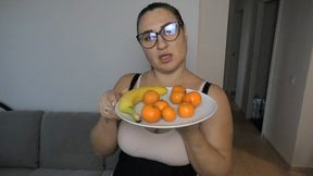 Swallow whole tangerines and a whole banana c