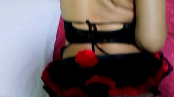 Me follo a mi cu&ntilde_ada con disfraz de conejita y se come mi zanahoria.