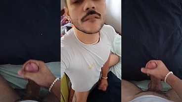 Tava editando vídeo e bateu forte o tesão