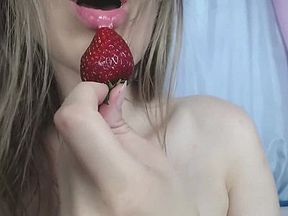 PUFFY NIPPLES PLAY WITH STRAWBERRY - I_EMMANUELLE CHATURBATE