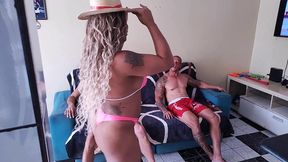 my boxing coach and his hot wife surprised me by making me an indecent proposal, and i accepted. first scene betoboxexxxx, anne cristalli and vagninho.