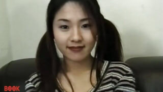 饥渴的荡妇给他口交后乞求肛交