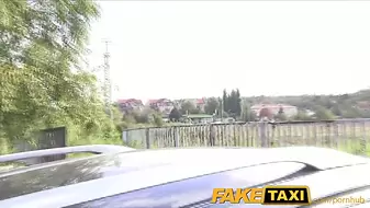 Sex Taxi driver convinces black haired hottie to suck his dick