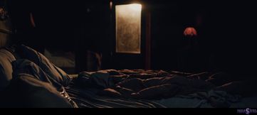 Mysterious stvoření se proměnilo Lexi Lore a Melody Marks tělesné